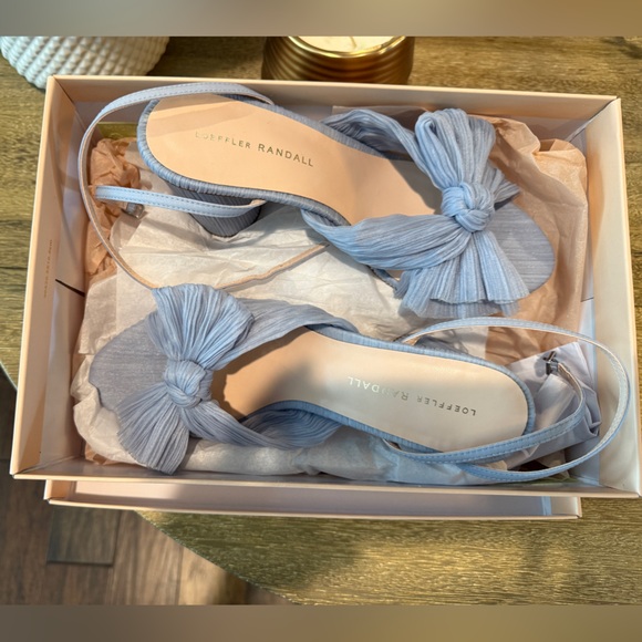 Loeffler Randall Camellia Light Blue Bow Heels, size 8.5. - Picture 9 of 12